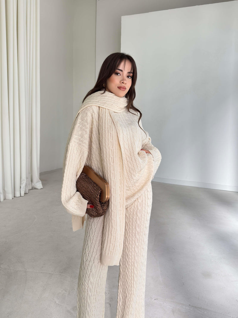 Ensemble trois pièces en maille