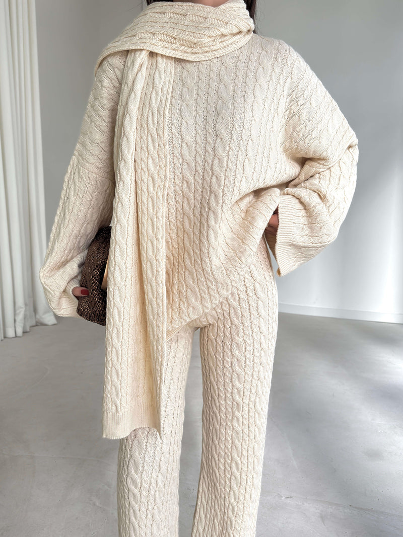 Ensemble trois pièces en maille